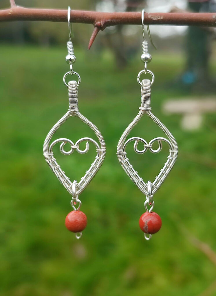 Boucles d'oreilles "cœurs" en jaspe rouge