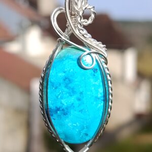 Pendentif en chrysocolle et shattuckite