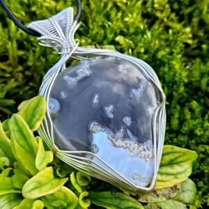 Pendentif en opale owyhee