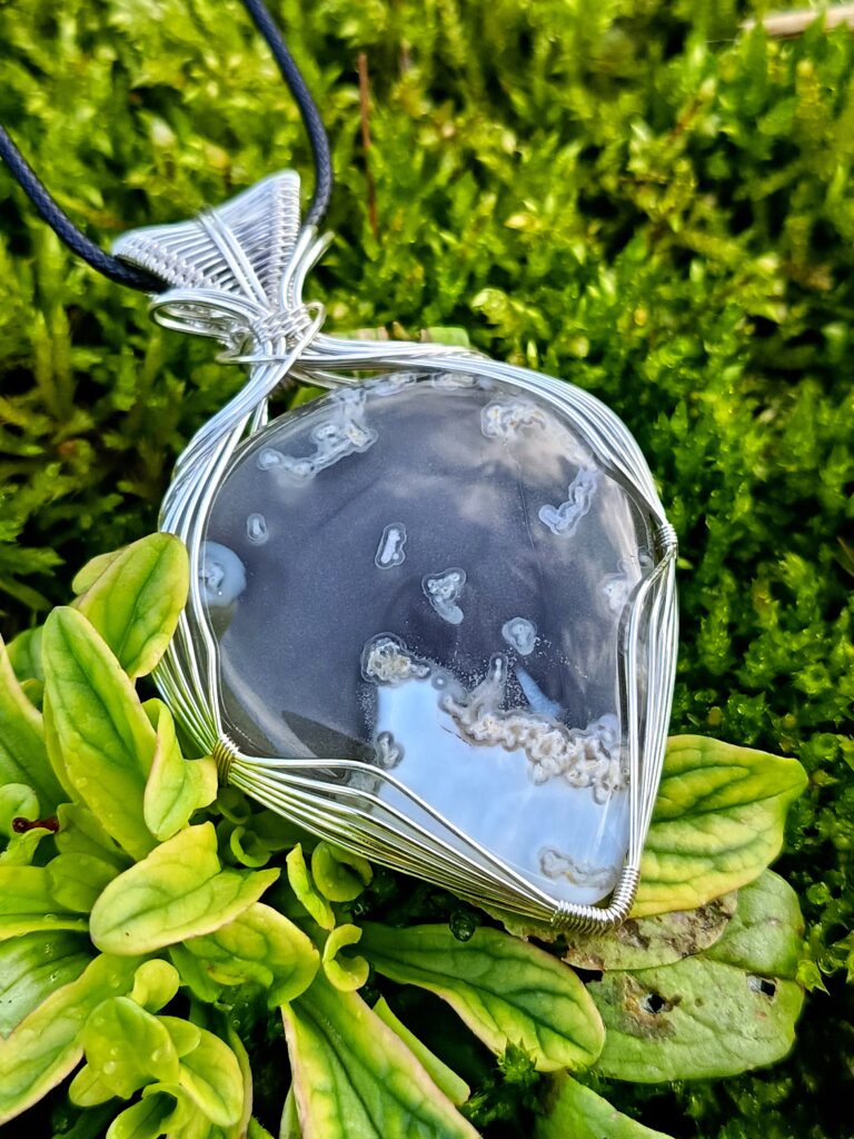 Pendentif en opale owyhee