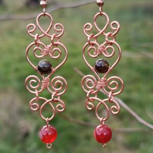 Boucles d'oreilles en grenat vert et cornaline