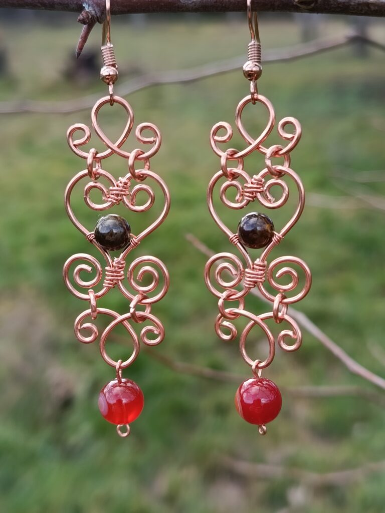 Boucles d'oreilles en grenat vert et cornaline