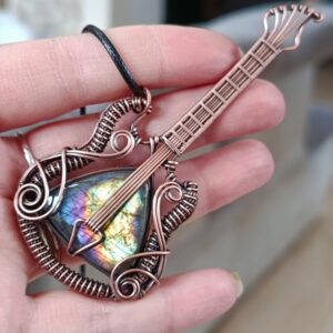 Pendentif guitare en labradorite