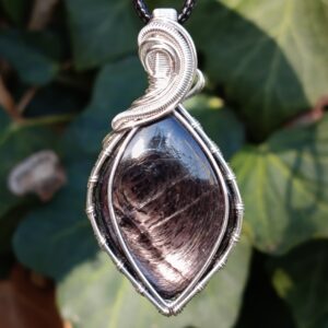 Pendentif en hypersthène