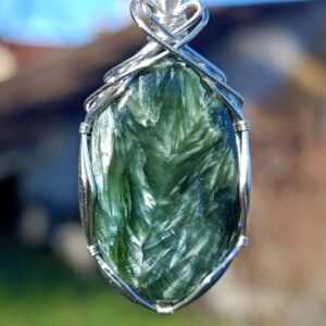 Pendentif en séraphinite