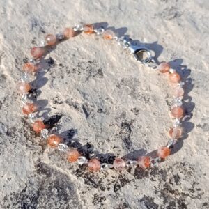 Bracelet chaîne en pierre de soleil