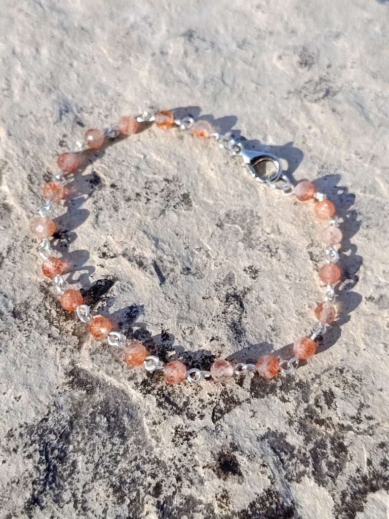 Bracelet chaîne en pierre de soleil