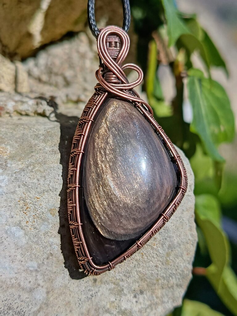 Pendentif en obsidienne acajou irisée