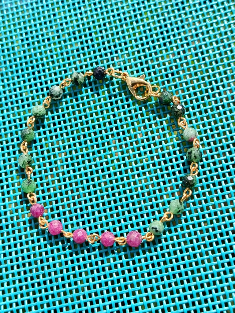 Bracelet chaîne en rubis zoïsite
