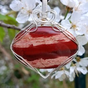 Pendentif en jaspe rouge "peau de serpent"