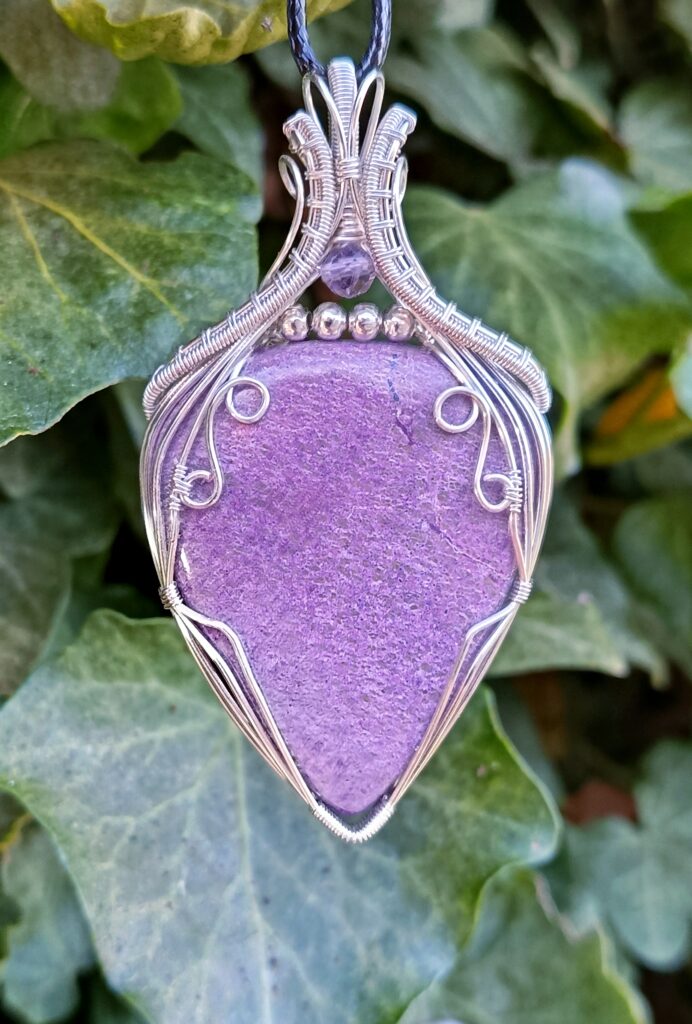 Pendentif en stichtite