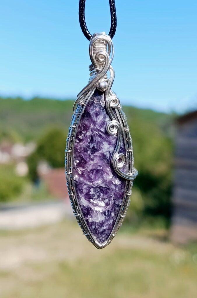 Pendentif en lépidolite "plumes"