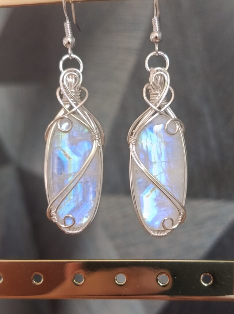 Boucles d'oreilles en pierre de lune (péristérite)