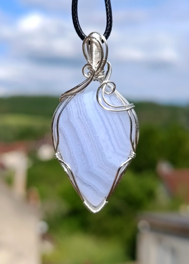 Pendentif en agate blue lace