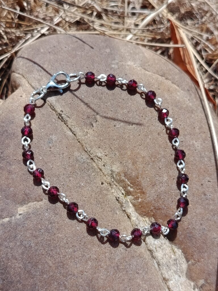 Bracelet chaine en grenat facetté