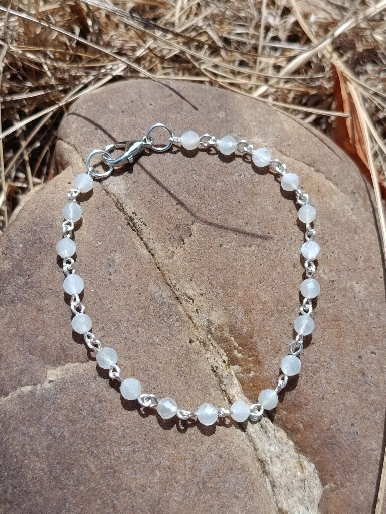 Bracelet chaine en pierre de lune facettée