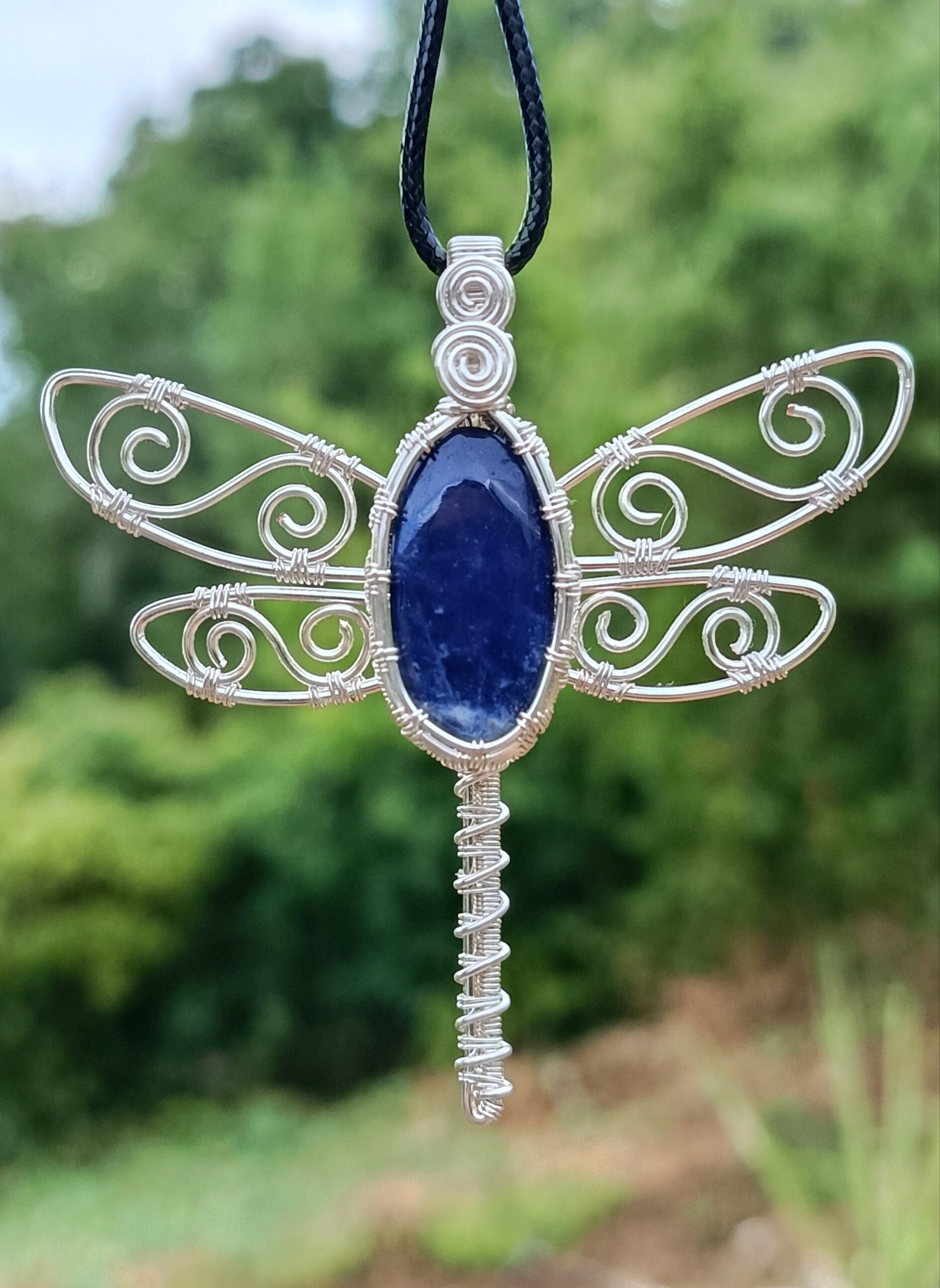 Pendentif libellule en sodalite