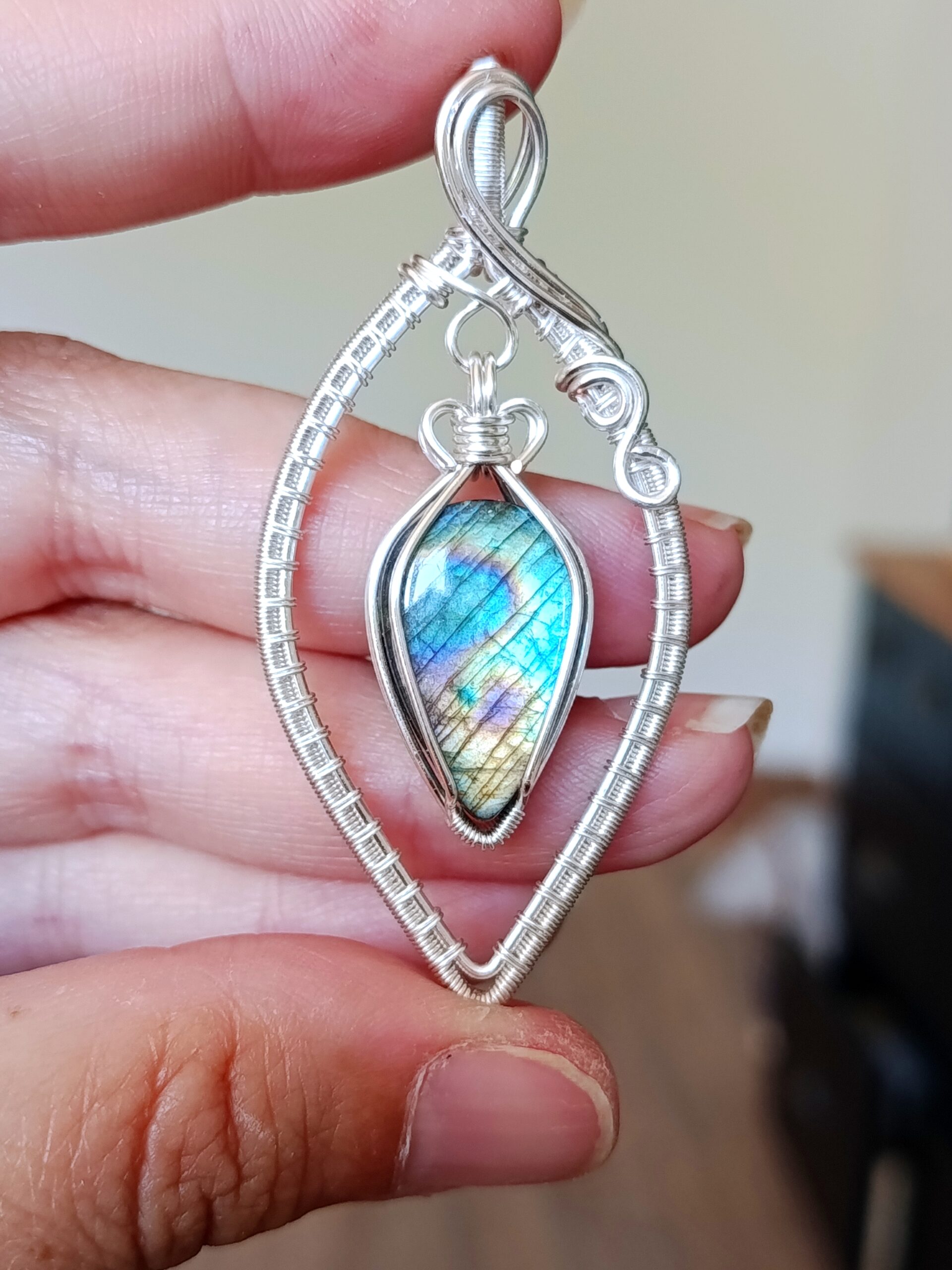 Pendentif flottant en labradorite – Image 2