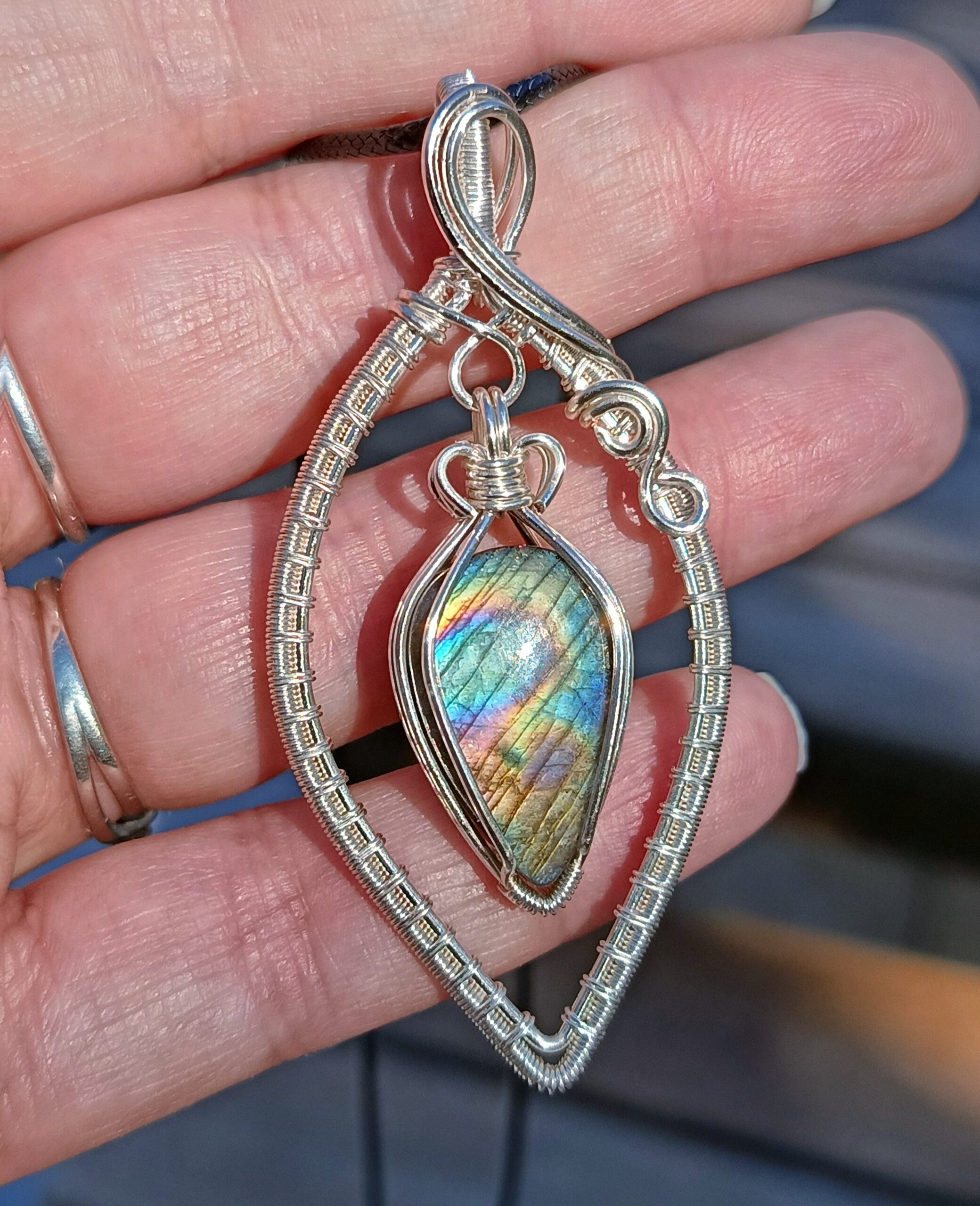 Pendentif flottant en labradorite – Image 3