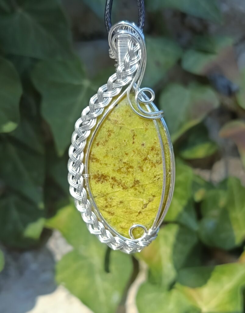 Pendentif en opale verte